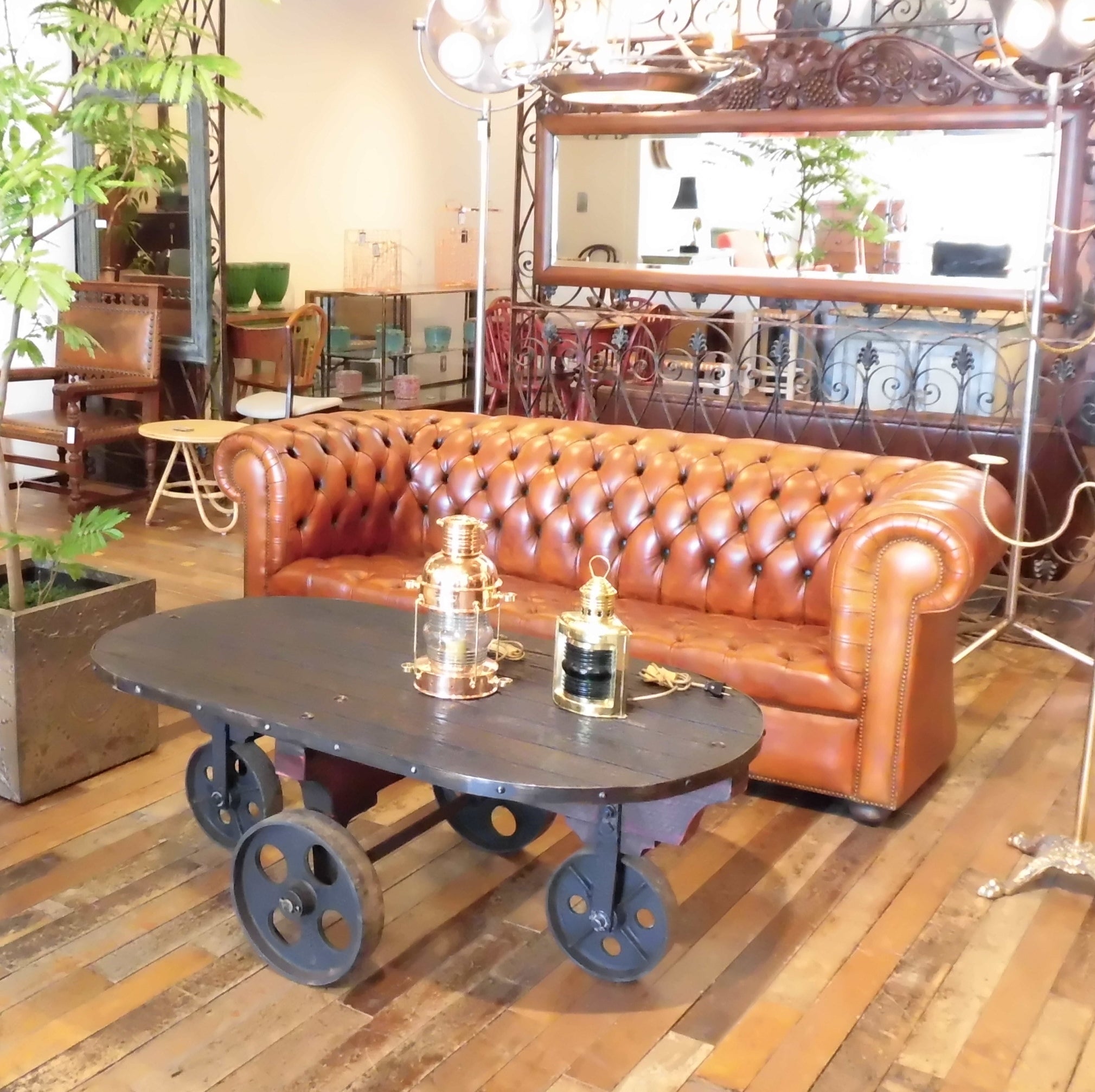 【愛品館八千代店】ロイズ・アンティークス　  Lloyd's Antiques　チェスターフィールドソファ【愛八SF】 Leather Sofa | ロイズ・アンティークス