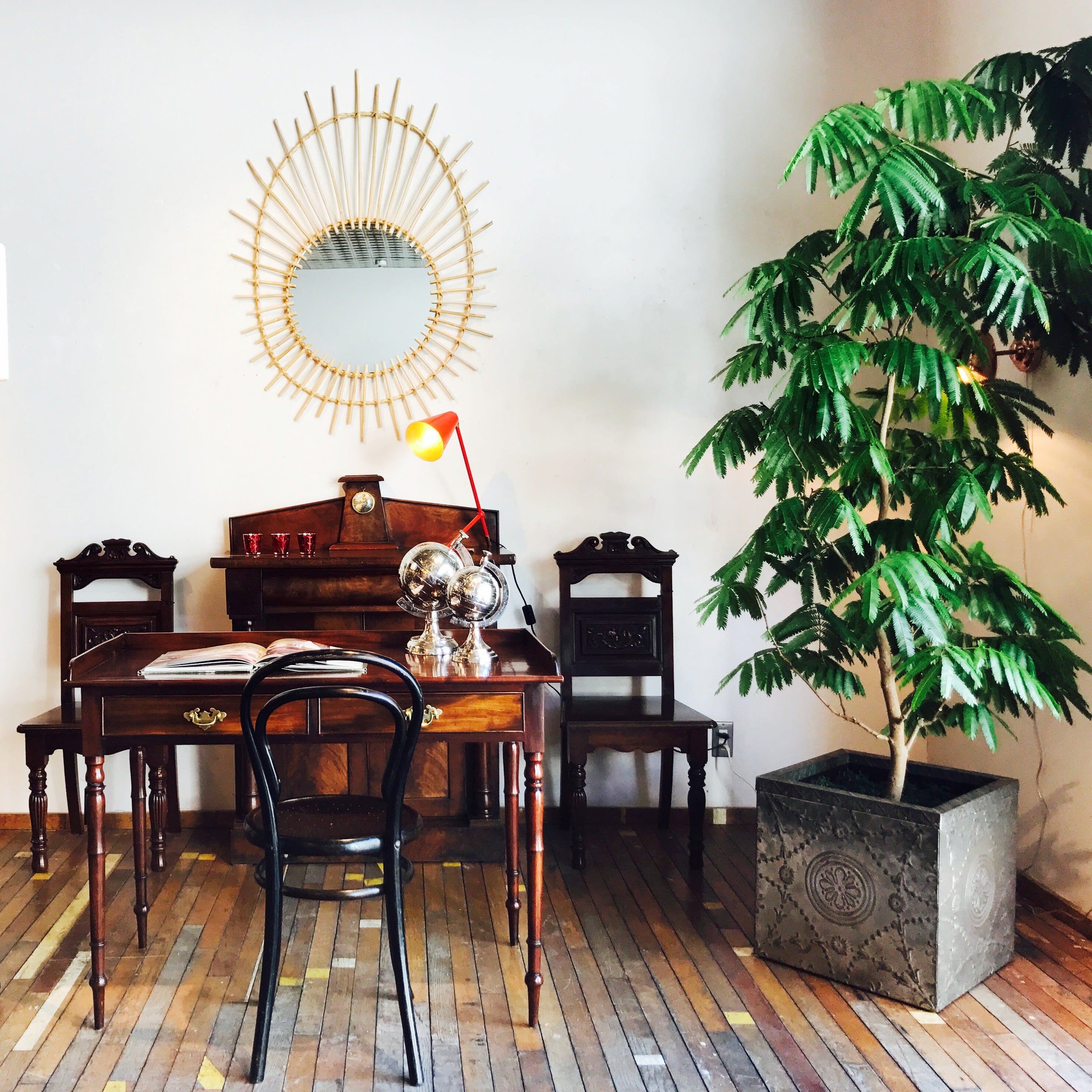 桃花心木 | ロイズ・アンティークス | ヨーロッパのアンティーク