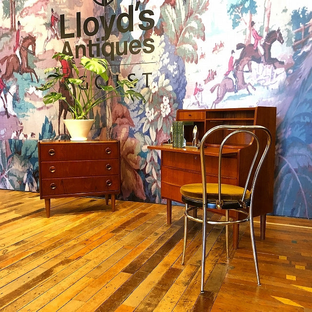 英国アンティーク家具、北欧ヴィンテージ家具を取り扱う、LLOYD'S ANTIQUES(ロイズ・アンティークス)のチーク材 エクステンションテーブル。シンプルなデザインの伸長式ダイニングテーブル。BH109 値下げ/英国アンティーク家具、北欧ヴィンテージ家具を取り扱う