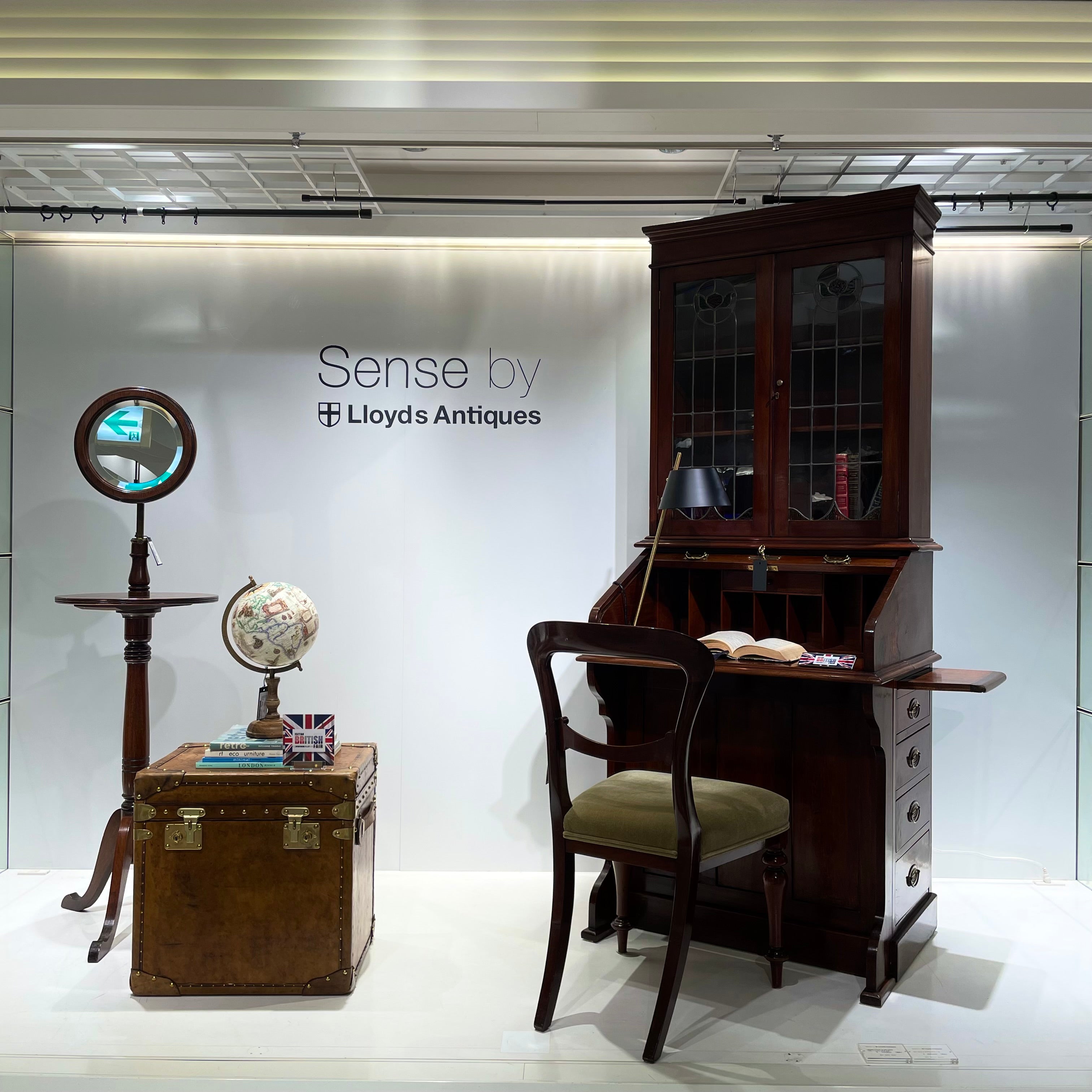ロイズアンティーク Lloyd's Antiques サイドバイサイド Lloyd's
