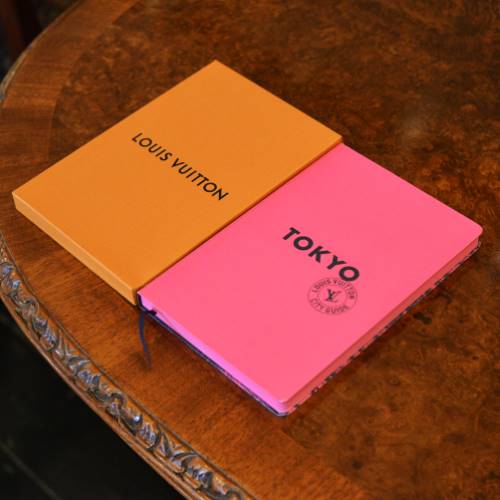 美品 LOUIS VUITTON シティガイド ボックス 希少 2009 美品 LOUIS