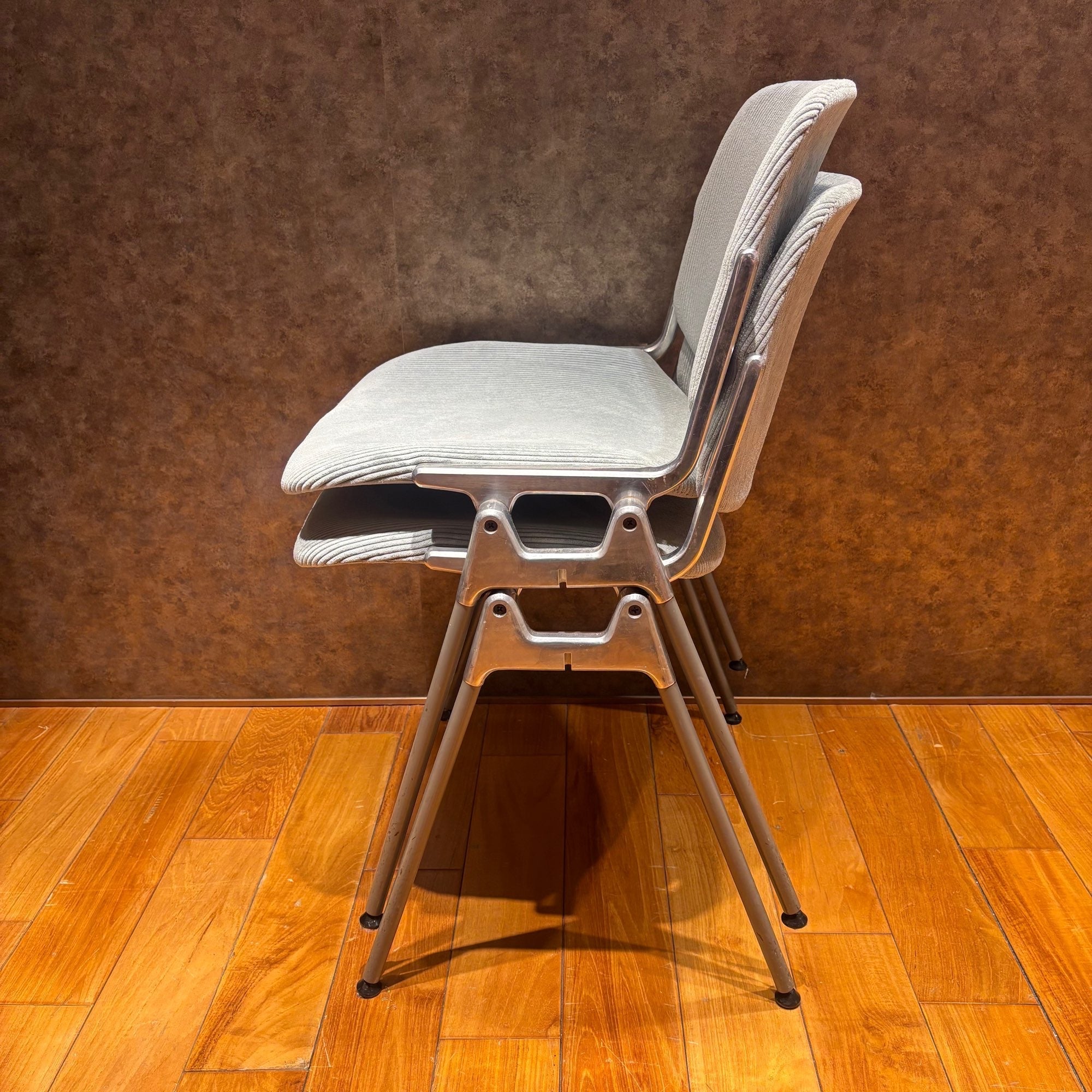 イタリアの名作チェア | ロイズ・アンティークス | ヨーロッパの