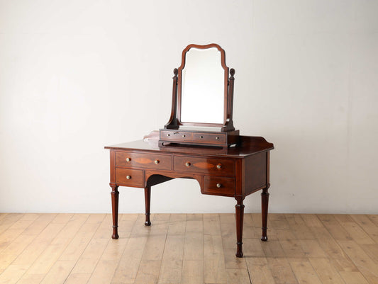 エドウォーディアンドレッサー