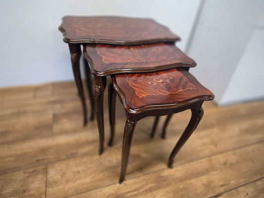 フレンチネストテーブル