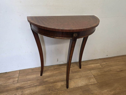 ハーフムーンテーブル