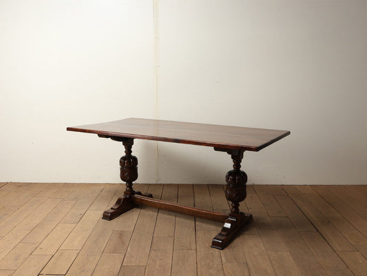 リフェクトリーテーブル