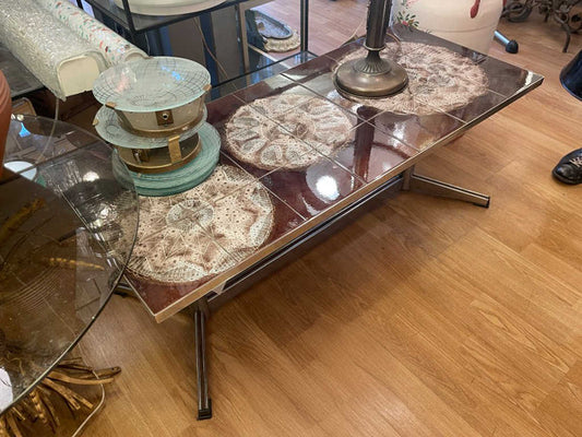 タイルトップコーヒーテーブル