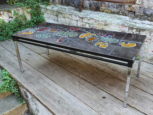 タイルトップコーヒーテーブル