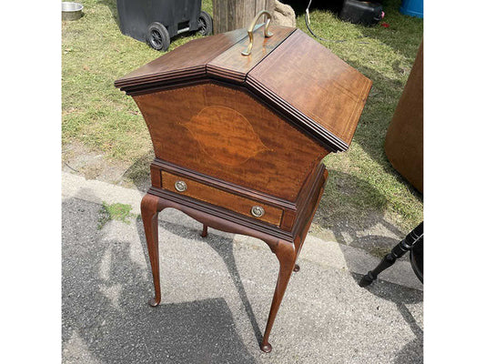 エドウォーディアンソーイングキャビネット