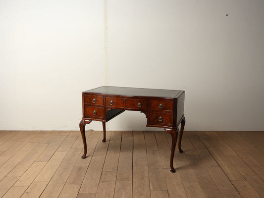 Q/Aレザートップデスク