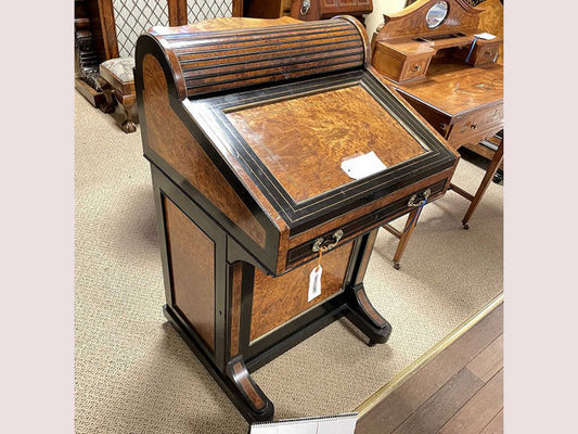 ヴィクトリアンダベンポートデスク