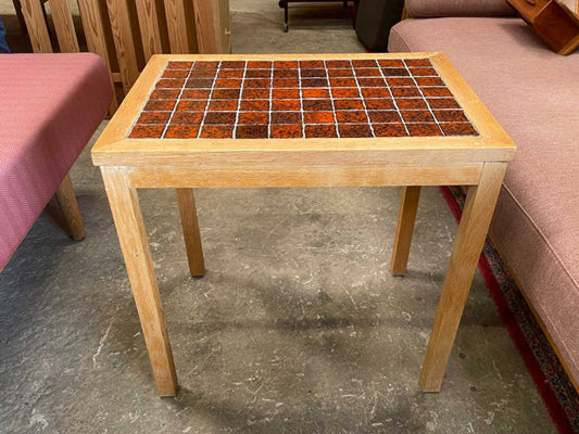 タイルトップサイドテーブル