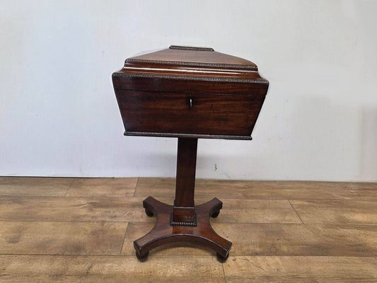 カトラリーキャビネット