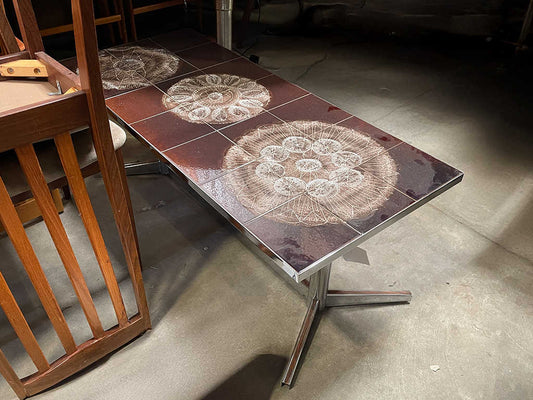 タイルトップコーヒーテーブル