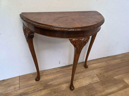 ハーフムーンテーブル