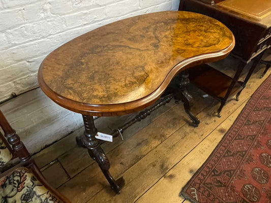 キドニーサイドテーブル