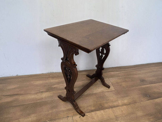 サイドテーブル