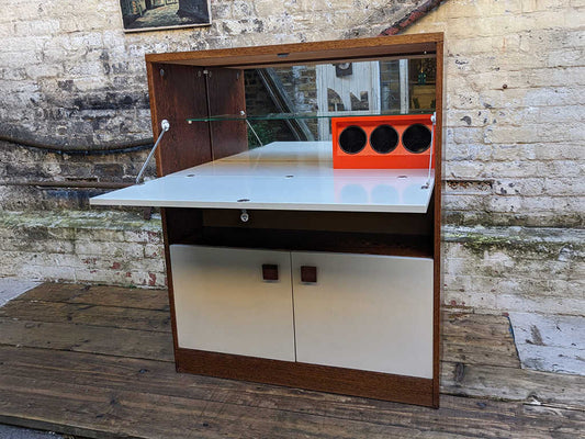 ドリンクキャビネット