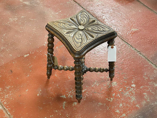 カーブドスツール