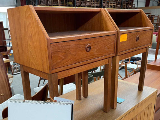 ベッドサイドチェスト