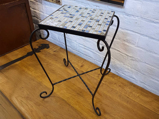 タイルトップサイドテーブル