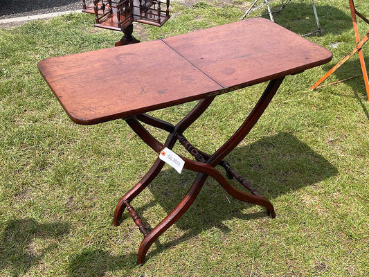 ヴィクトリアンフォールディングテーブル