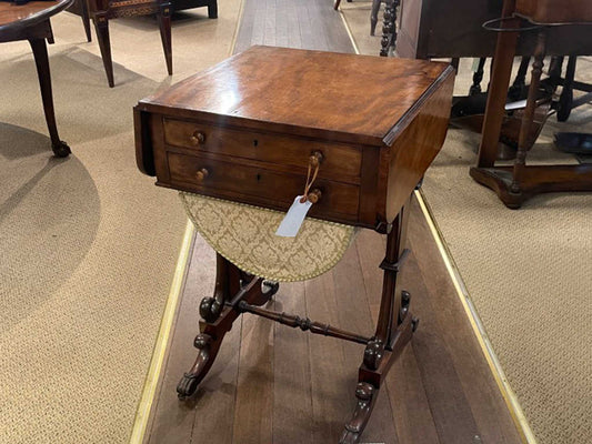 ソーイングテーブル