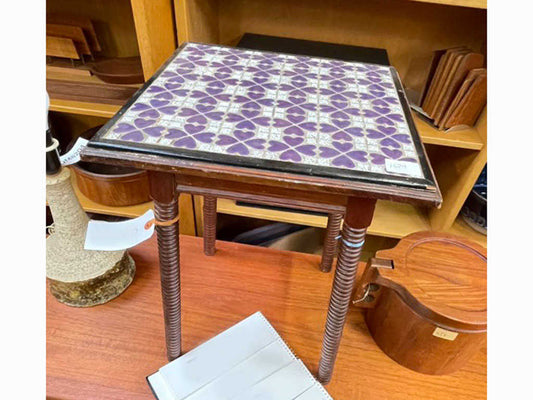 タイルトップサイドテーブル