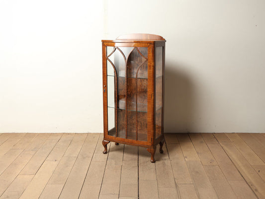 チャイナキャビネット