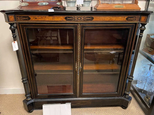 エドウォーディアンディスプレイキャビネット