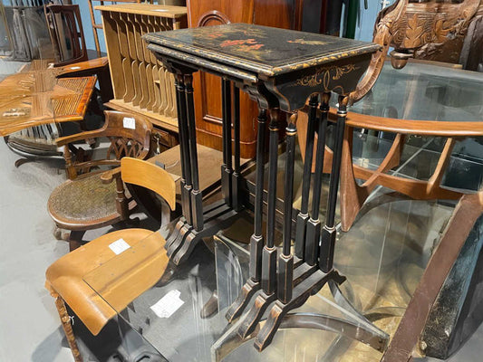 シノワズリーネストテーブル