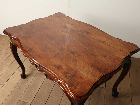 フレンチテーブル