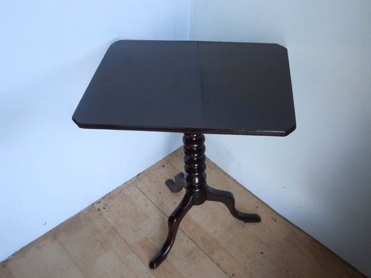 ティルトップテーブル