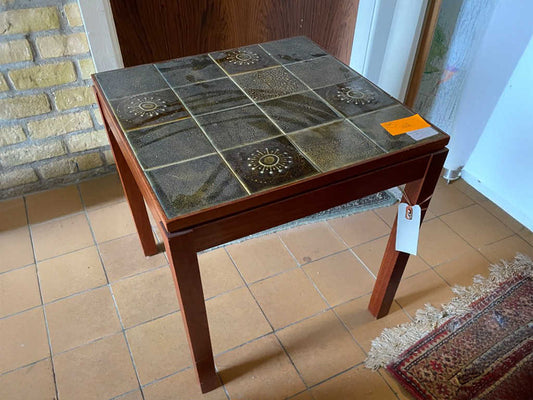 タイルトップサイドテーブル