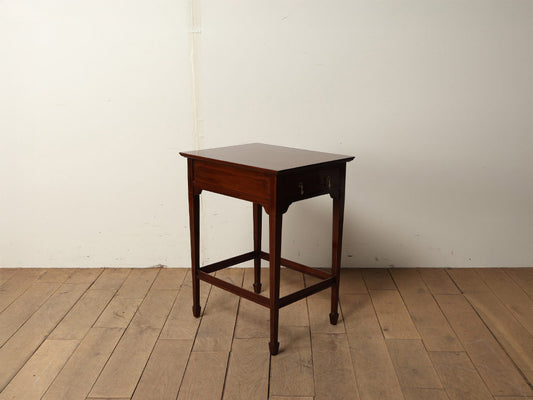 エドウォーディアンサイドテーブル