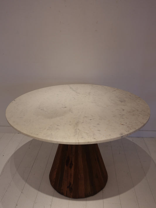 マーブルトップラウンドテーブル