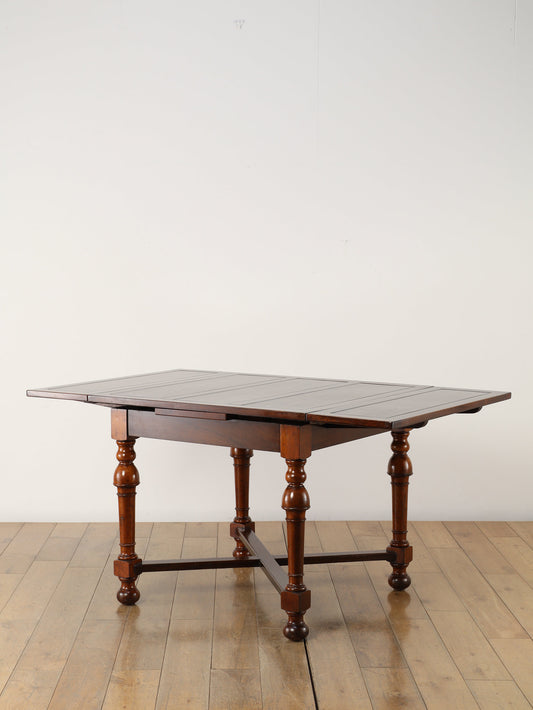 ドローリーフテーブル