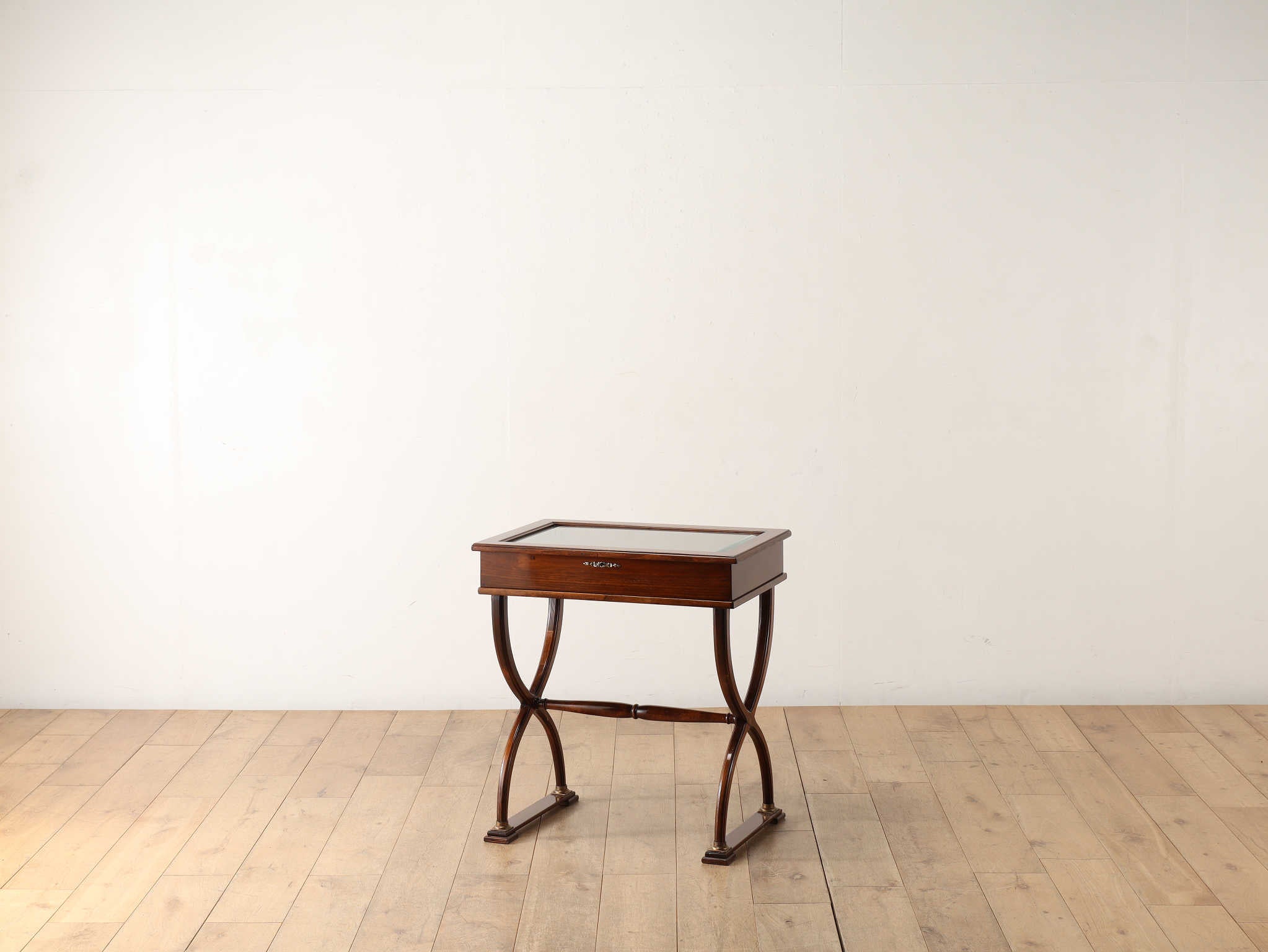 ジュエリーキャビネット | ロイズ・アンティークス | ヨーロッパの