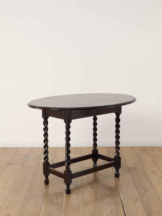 フリップアップテーブル