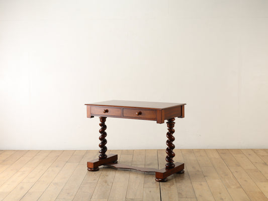 ヴィクトリアンサイドテーブル