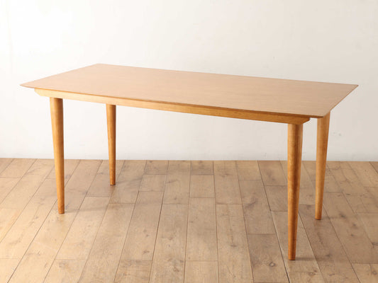 リフェクトリーテーブル