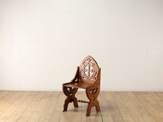 ゴシックチェア