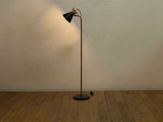 グリーンメタルフロアランプ