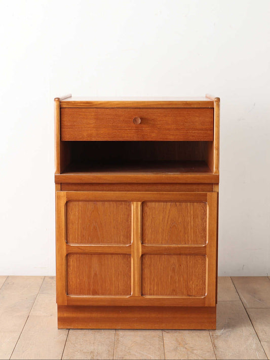 NATHAN ベットサイドキャビネット