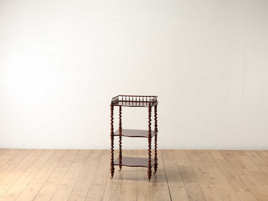 ヴィクトリアンシェルフ