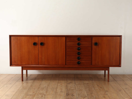 イタリアンサイドボード