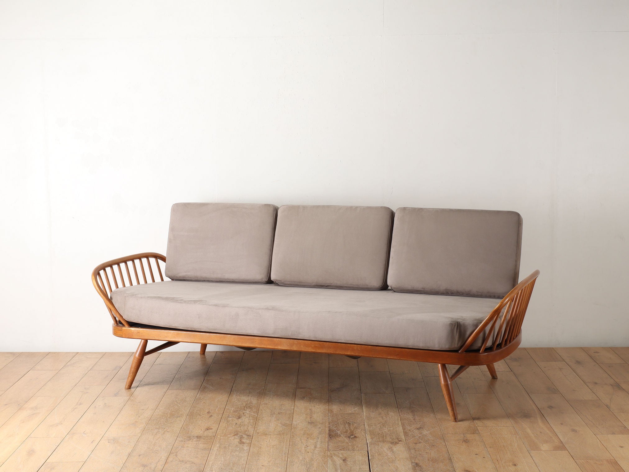 ERCOL デイベッド | ロイズ・アンティークス | ヨーロッパの