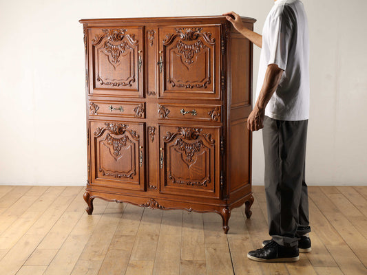 フレンチカップボード