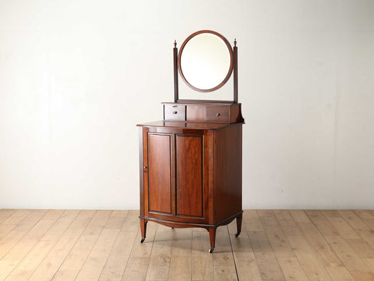 ドレッシングカップボード