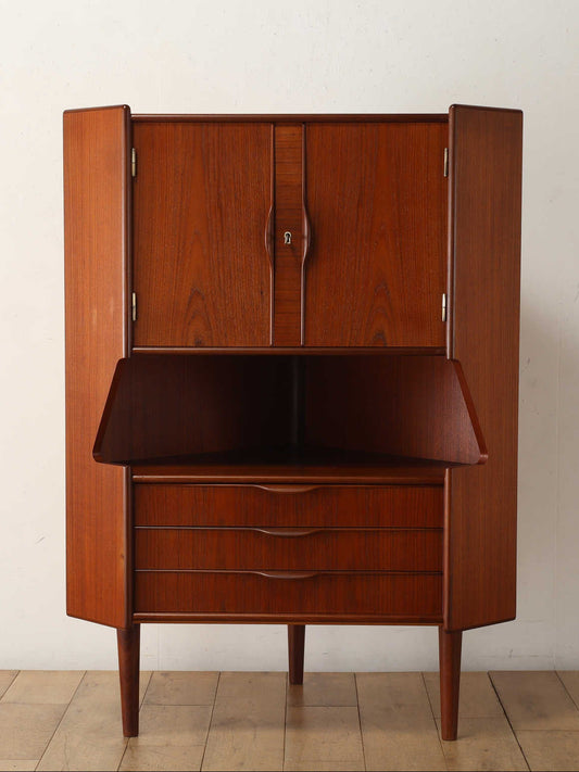 コーナーキャビネット